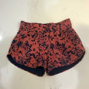 Lululemon reversible 3” short